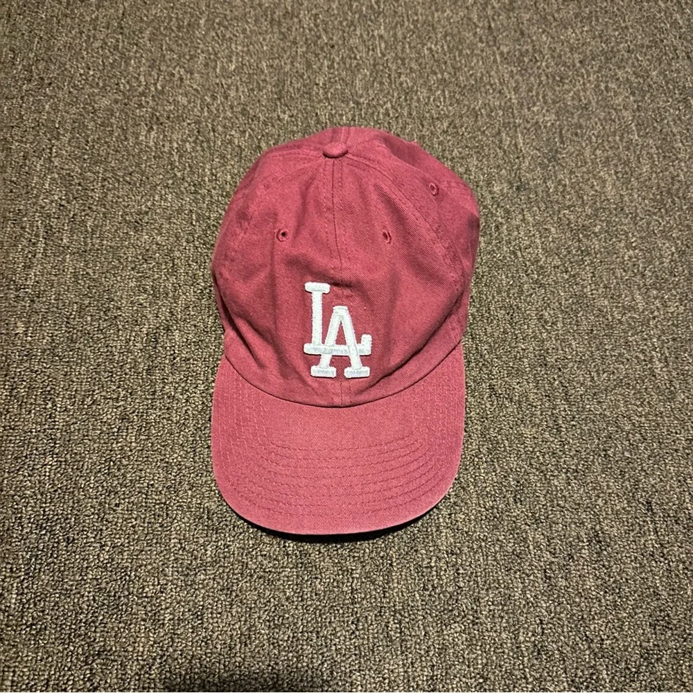 LA cap - Picture 1 of 3